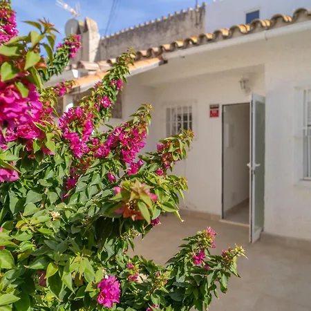 2 Bedroom Stunning In Mijas Costa Holiday home Fuengirola